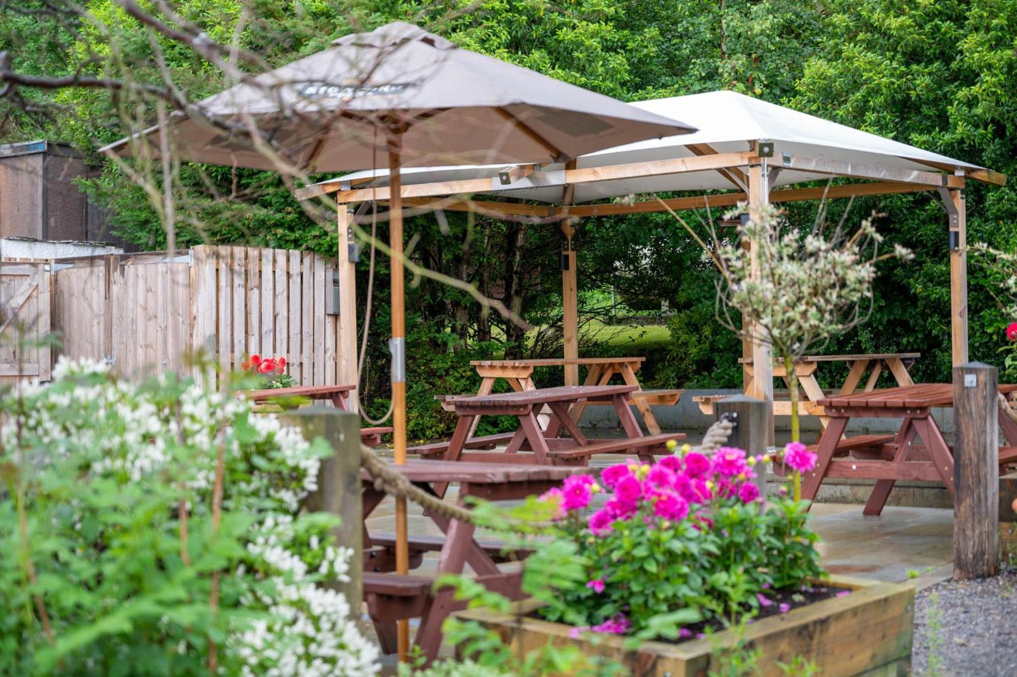 The Horse And Farrier Inn And The Salutation Inn Threlkeld Keswick Eksteriør billede