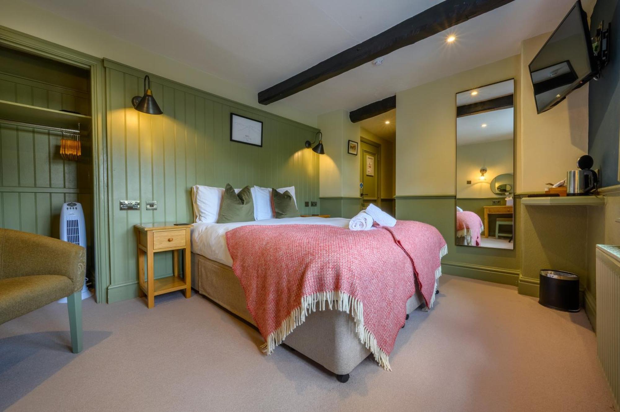 The Horse And Farrier Inn And The Salutation Inn Threlkeld Keswick Eksteriør billede